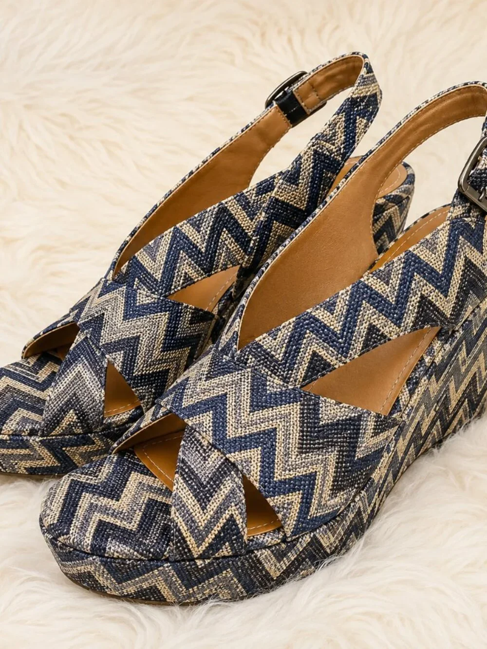 Crown Vintage Chevron Design Platform Wedge Sandal SZ 7.5